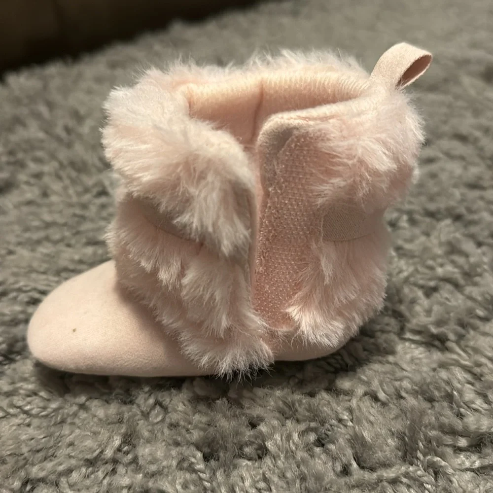 NWOT Stepping Stones Pink Fur Boots